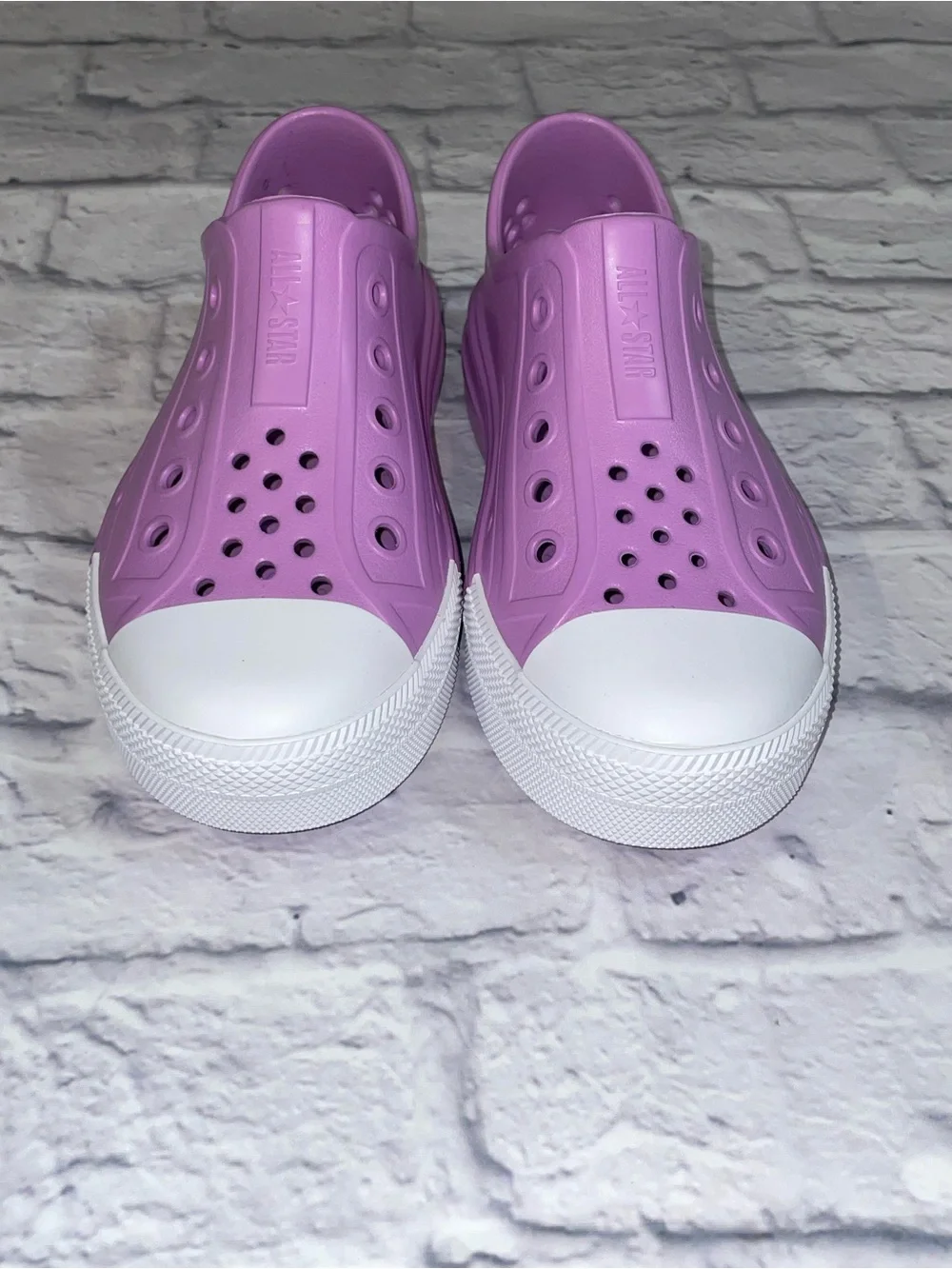 Converse Chuck Taylor All Star Play Lite CX Low PS 'Grape Fizz'. Size 4